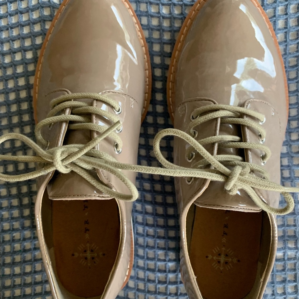 FR x FP vegan lace-up Oxford. Size 8M. Never worn.
